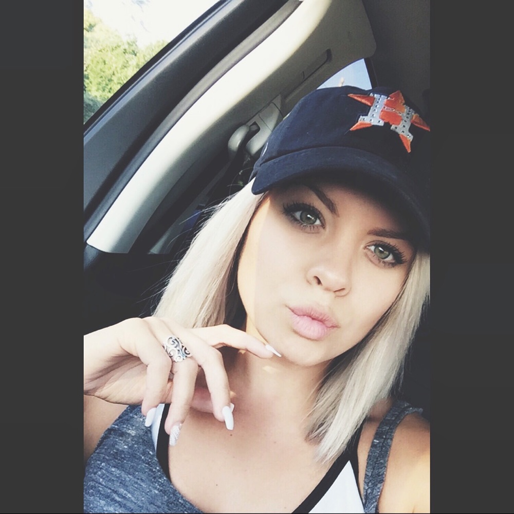 Meet your Posher, Christena